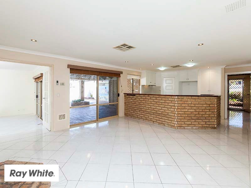 28 Marianne Way, Alexander Heights WA 6064