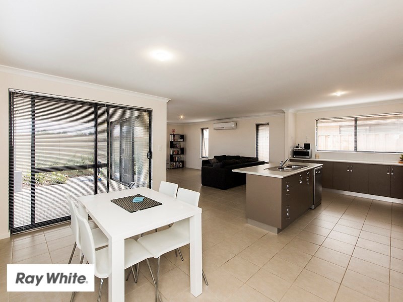 3/8 Evesham Drive, Ellenbrook WA 6069