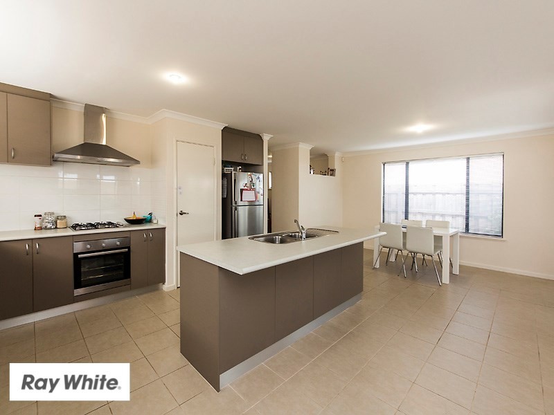 3/8 Evesham Drive, Ellenbrook WA 6069