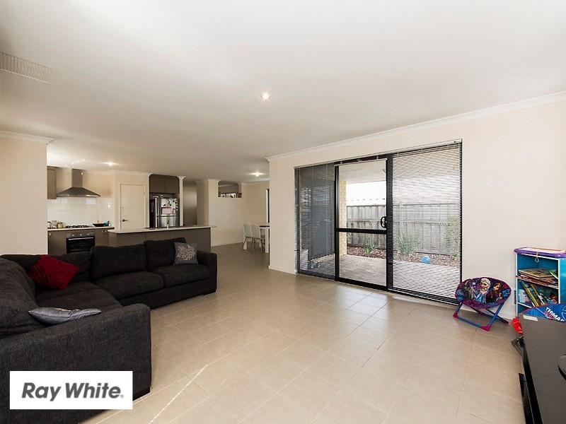 3/8 Evesham Drive, Ellenbrook WA 6069