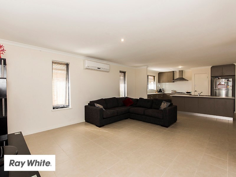 3/8 Evesham Drive, Ellenbrook WA 6069