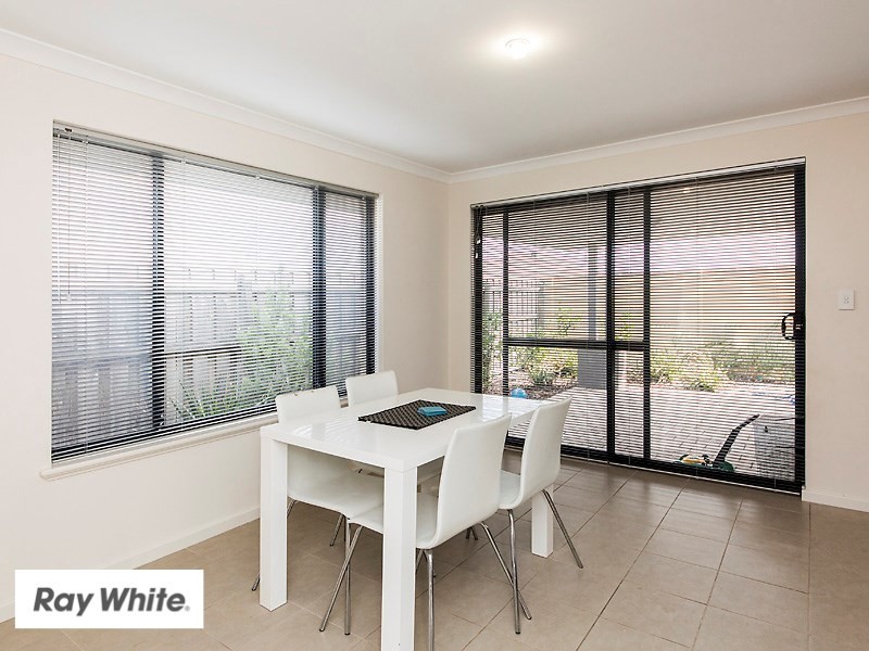 3/8 Evesham Drive, Ellenbrook WA 6069