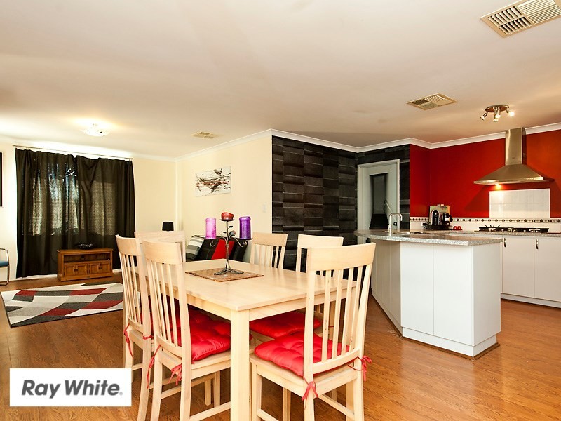 15 Newington Pass, Ellenbrook WA 6069