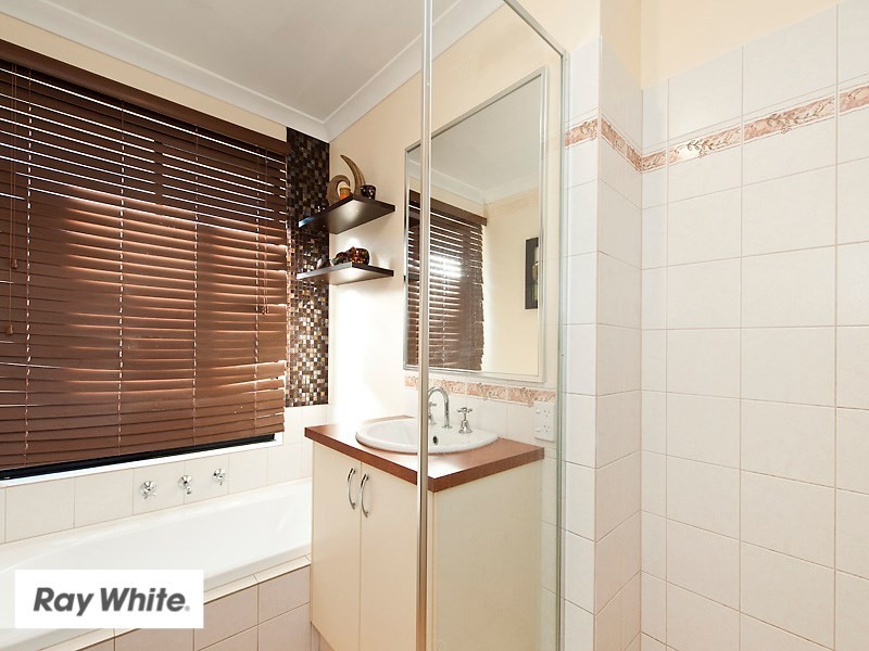 15 Newington Pass, Ellenbrook WA 6069