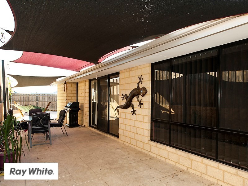 15 Newington Pass, Ellenbrook WA 6069