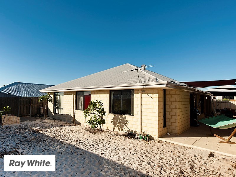 15 Newington Pass, Ellenbrook WA 6069