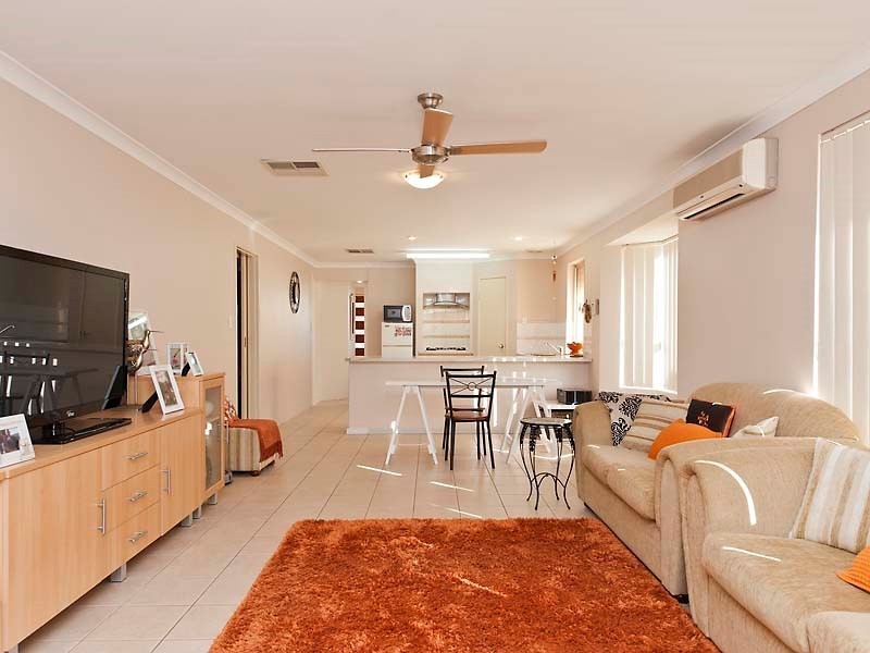 6 Silent Grove, Ellenbrook WA 6069