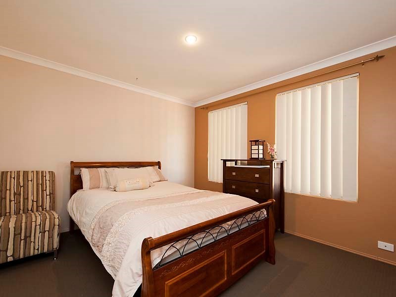 6 Silent Grove, Ellenbrook WA 6069