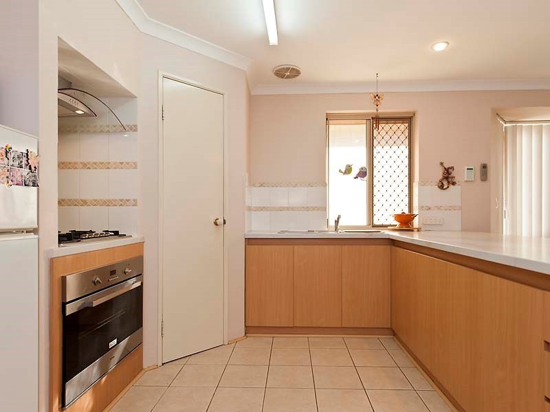 6 Silent Grove, Ellenbrook WA 6069