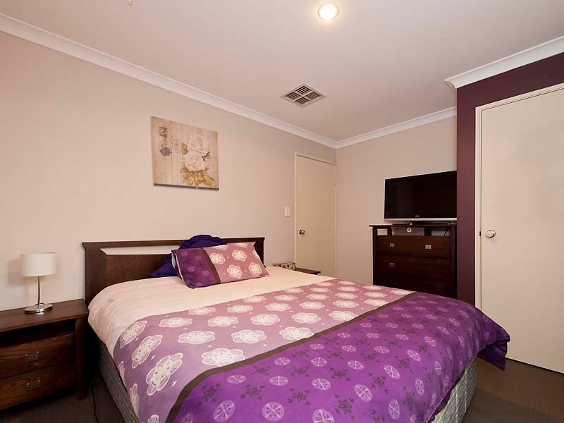 6 Silent Grove, Ellenbrook WA 6069