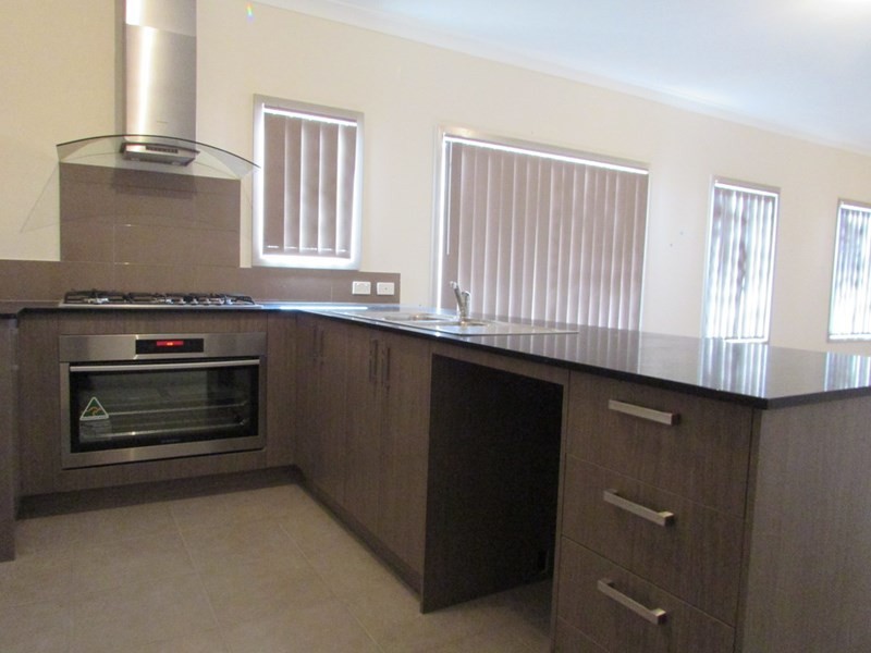 12 Noctis Way, Aveley WA 6069