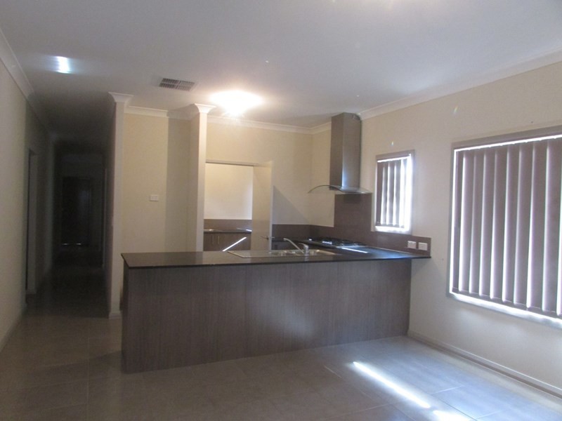 12 Noctis Way, Aveley WA 6069
