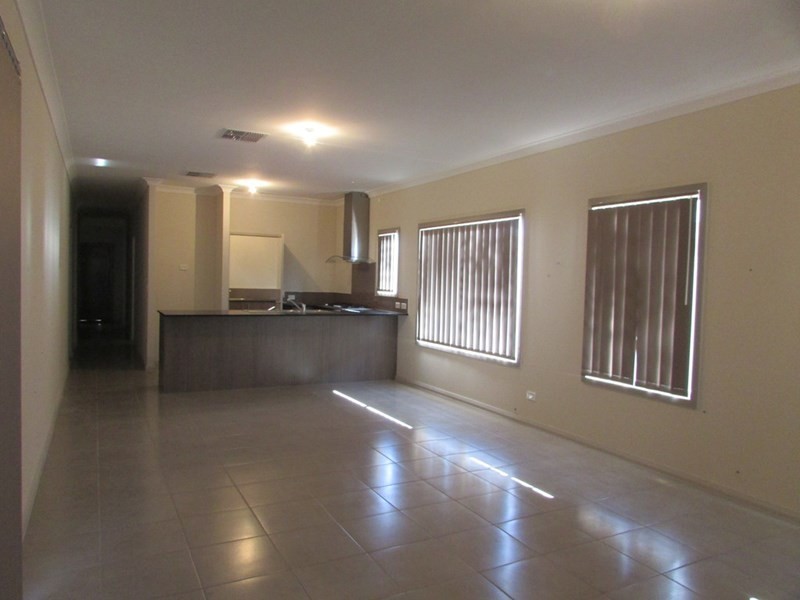 12 Noctis Way, Aveley WA 6069