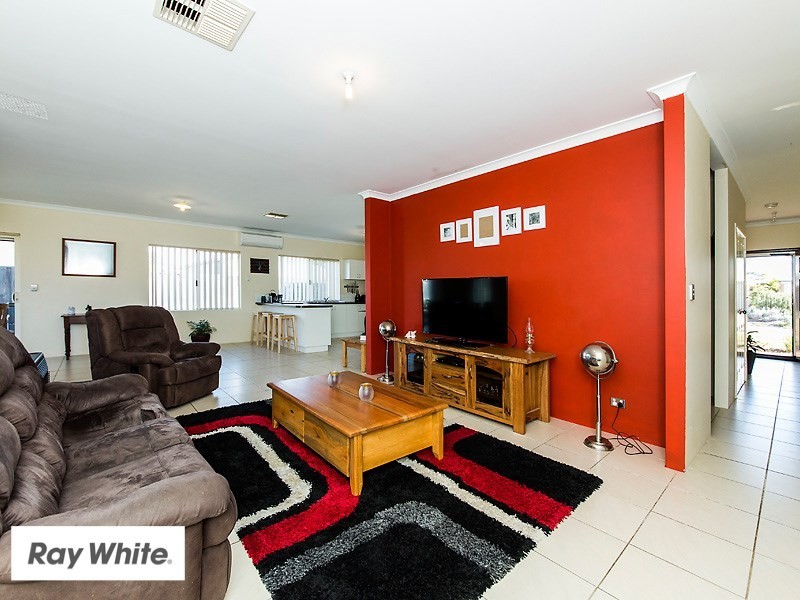 4 Halpin Circle, Ellenbrook WA 6069