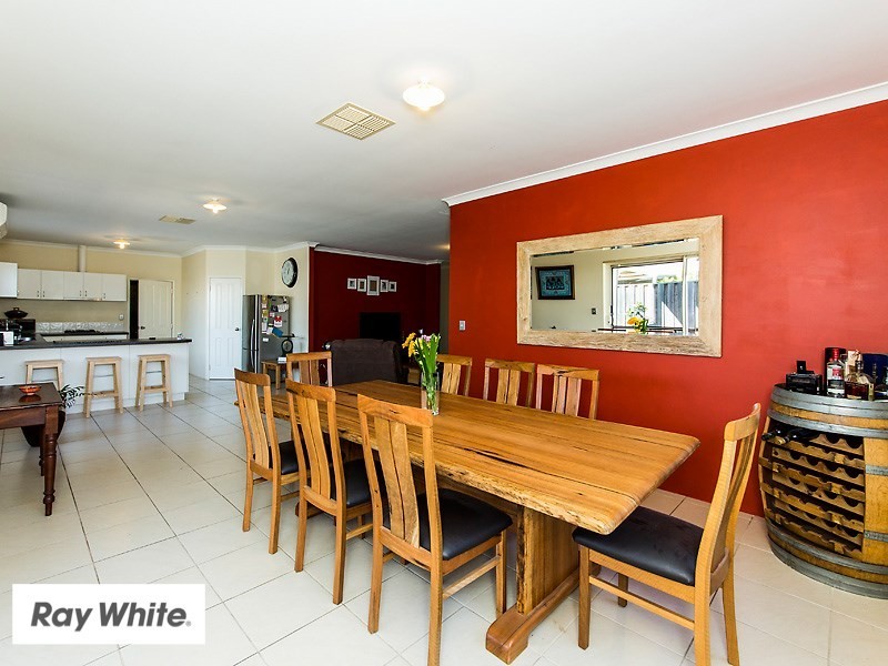 4 Halpin Circle, Ellenbrook WA 6069