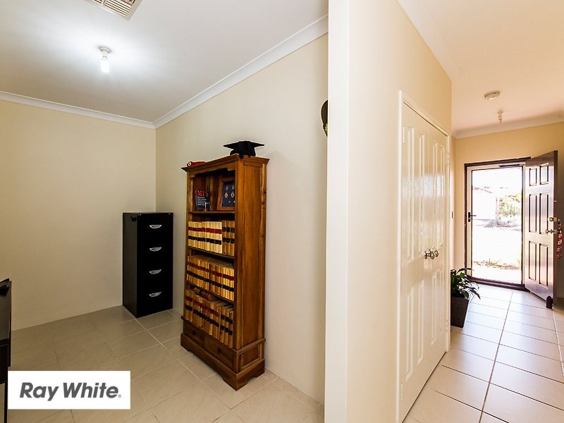 4 Halpin Circle, Ellenbrook WA 6069