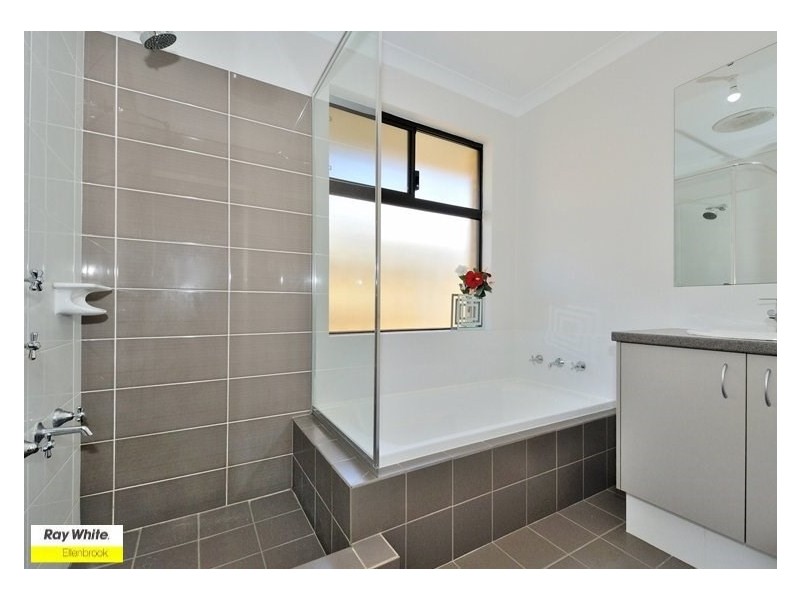 77 Redstone Trail, Ellenbrook WA 6069