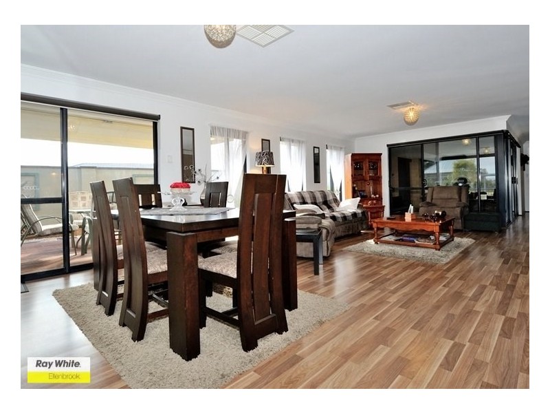 43 Lomas Circle, Ellenbrook WA 6069