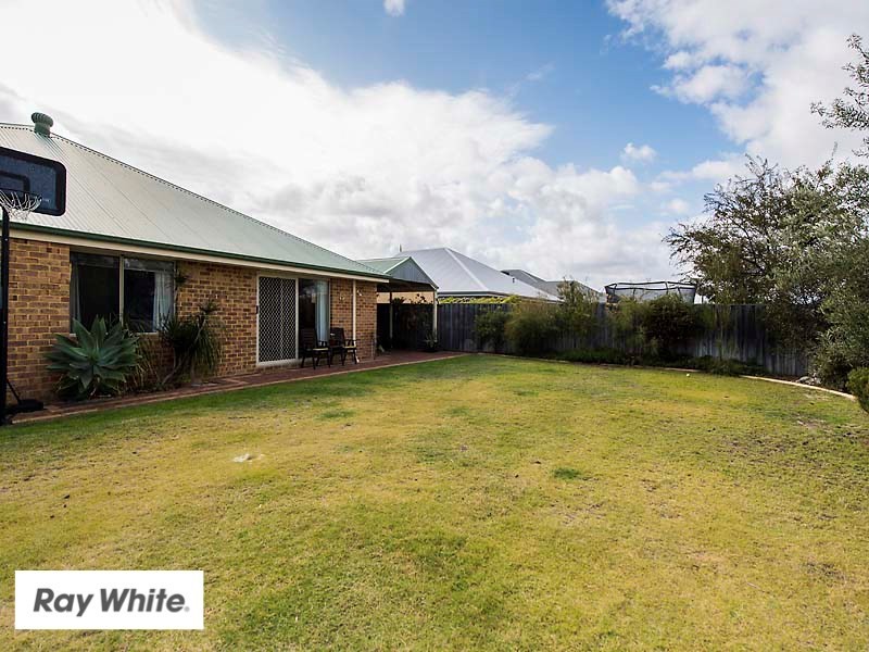 15 Nychum Pass, Ellenbrook WA 6069