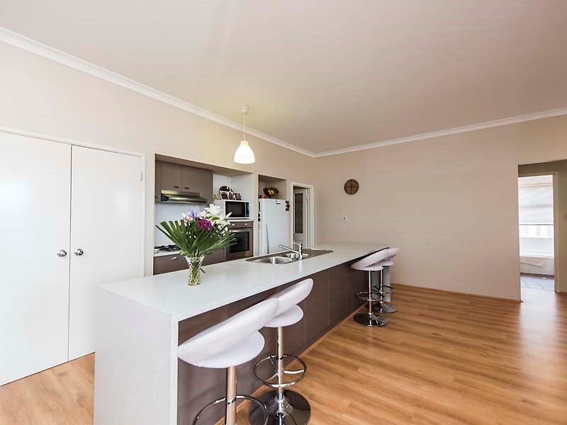 37 Bancombe Crescent, Ellenbrook WA 6069