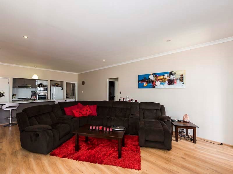 37 Bancombe Crescent, Ellenbrook WA 6069