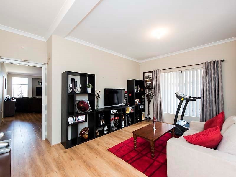 37 Bancombe Crescent, Ellenbrook WA 6069