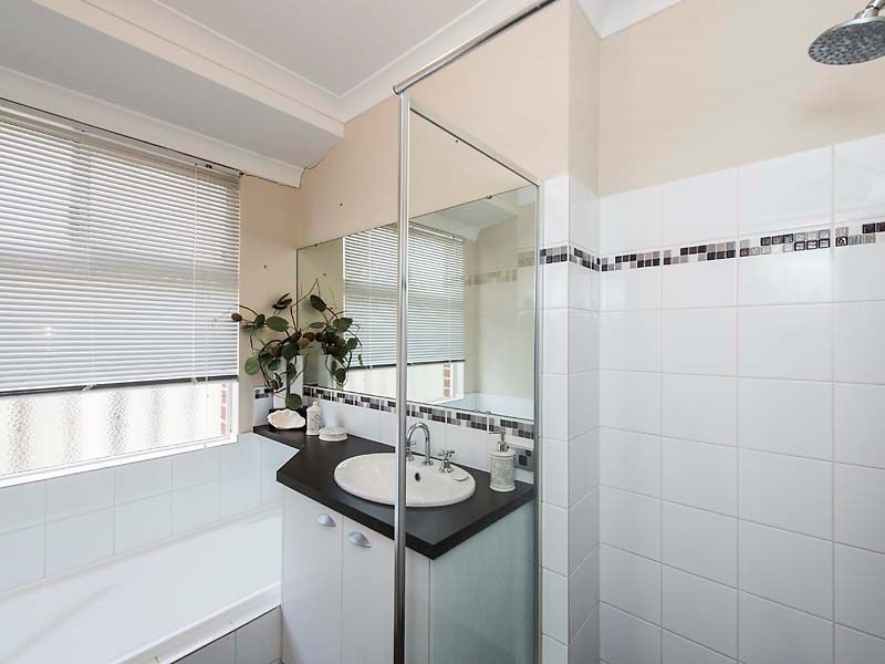 37 Bancombe Crescent, Ellenbrook WA 6069