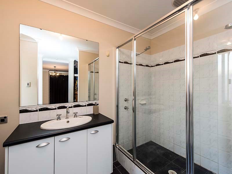 37 Bancombe Crescent, Ellenbrook WA 6069