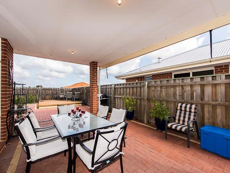 37 Bancombe Crescent, Ellenbrook WA 6069
