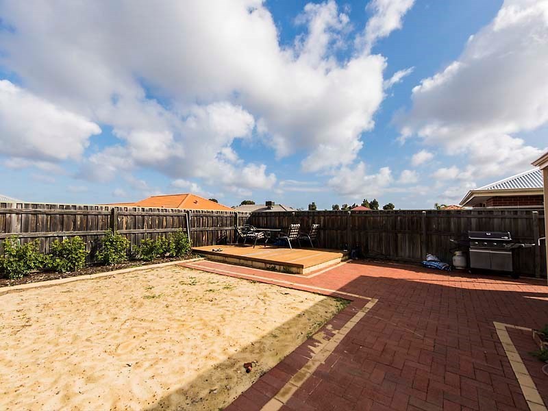 37 Bancombe Crescent, Ellenbrook WA 6069