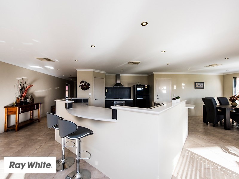 82 Amethyst Parkway, Aveley WA 6069