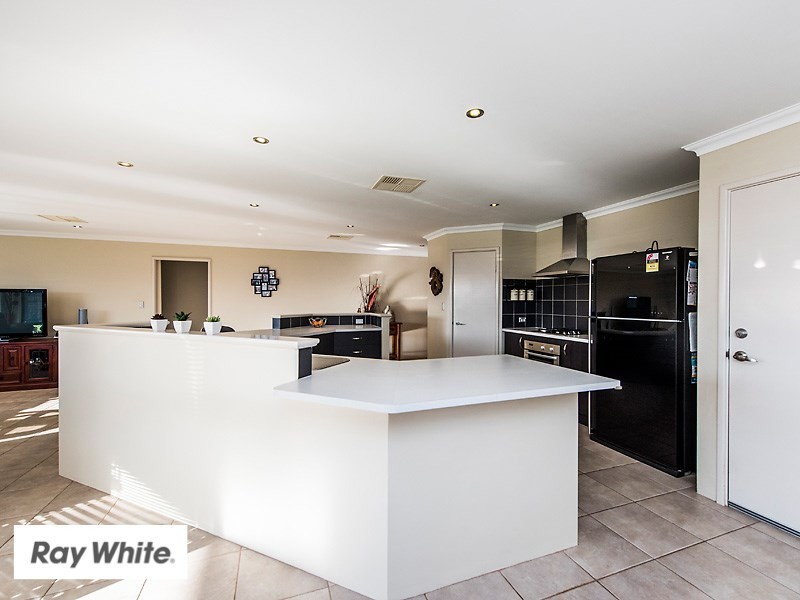 82 Amethyst Parkway, Aveley WA 6069