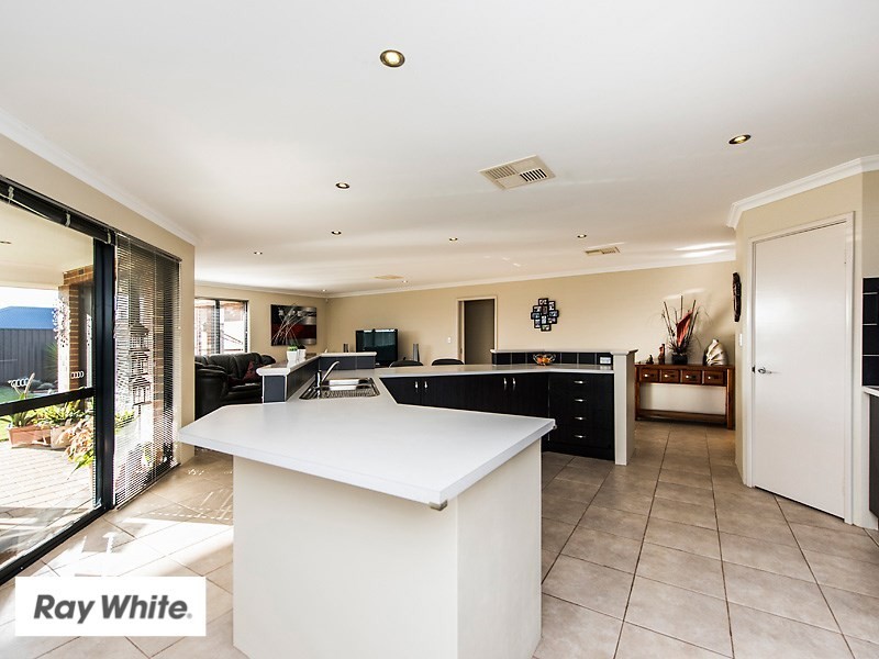 82 Amethyst Parkway, Aveley WA 6069