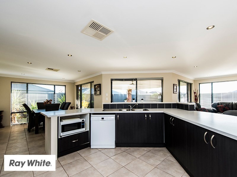 82 Amethyst Parkway, Aveley WA 6069