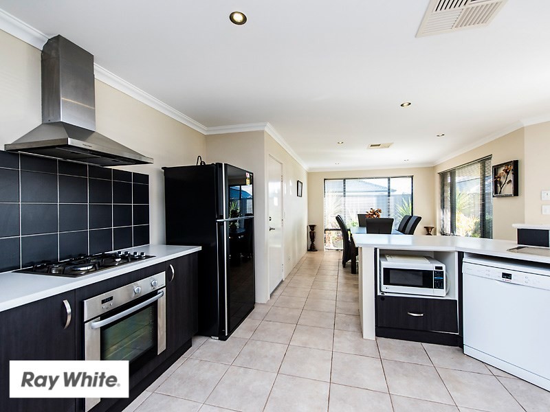 82 Amethyst Parkway, Aveley WA 6069