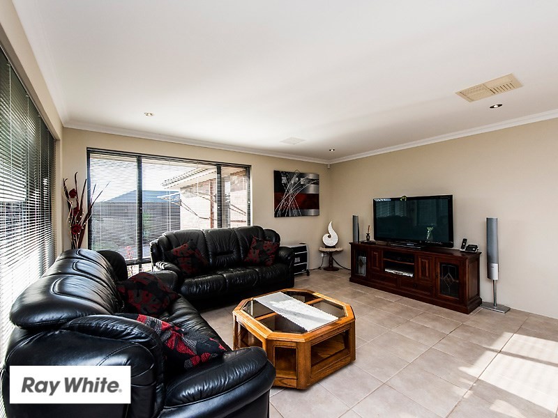 82 Amethyst Parkway, Aveley WA 6069