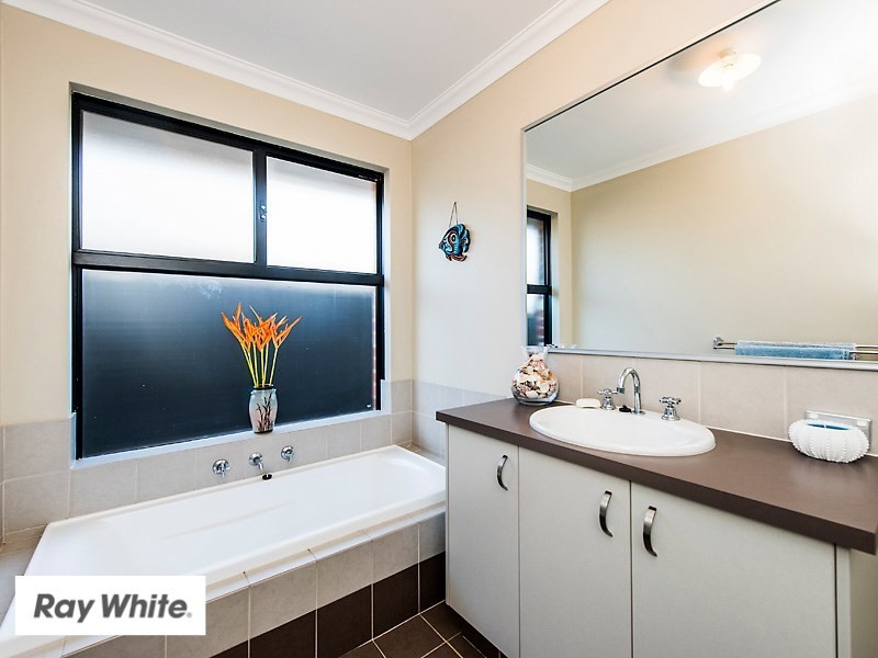 82 Amethyst Parkway, Aveley WA 6069