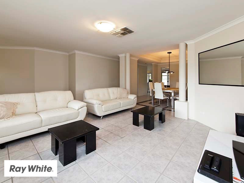 77 Chardonnay Drive, The Vines WA 6069