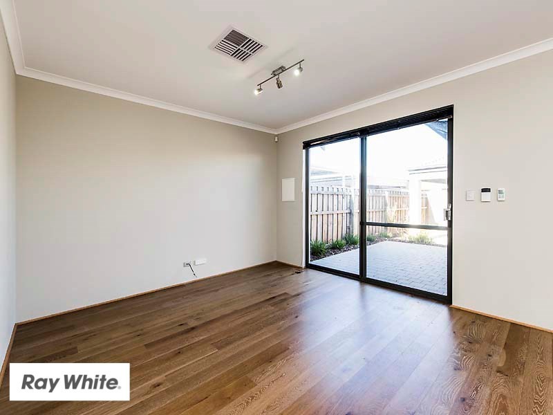 21 Interlaken Loop, Ellenbrook WA 6069