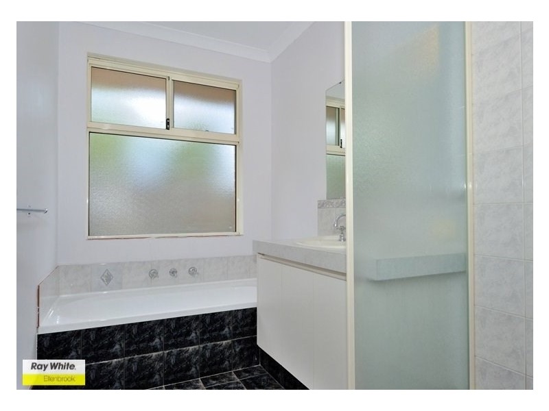 42 Halpin Circle, Ellenbrook WA 6069