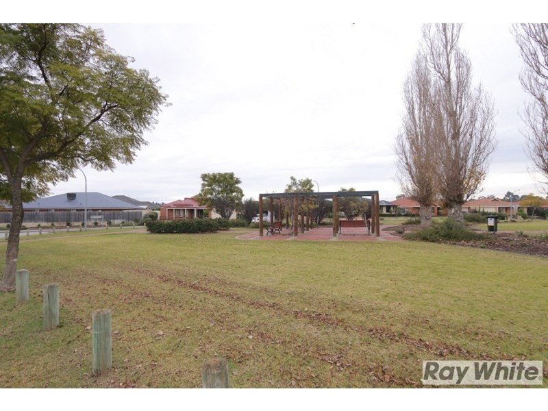 52 Garran Loop, Henley Brook WA 6055