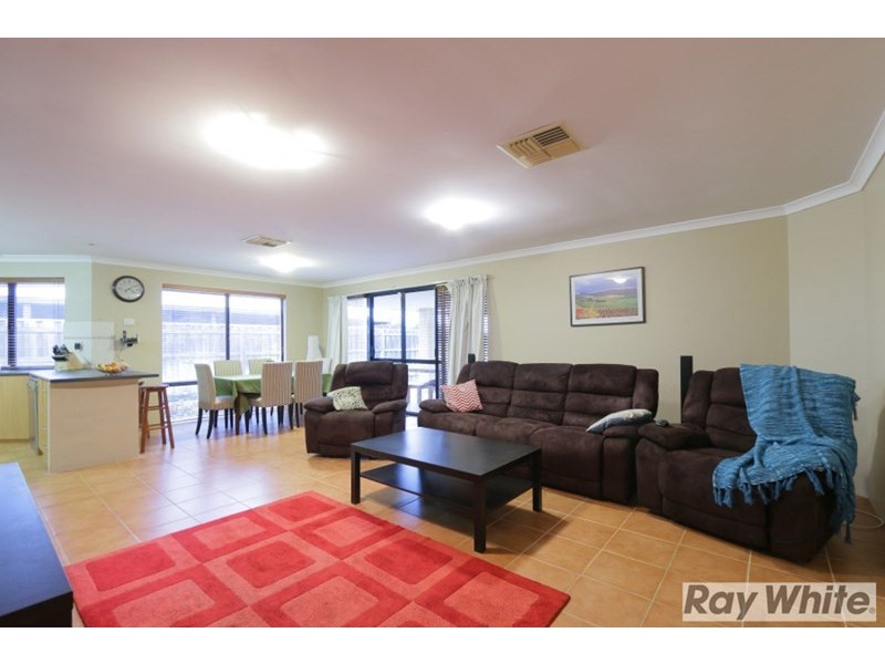 52 Garran Loop, Henley Brook WA 6055