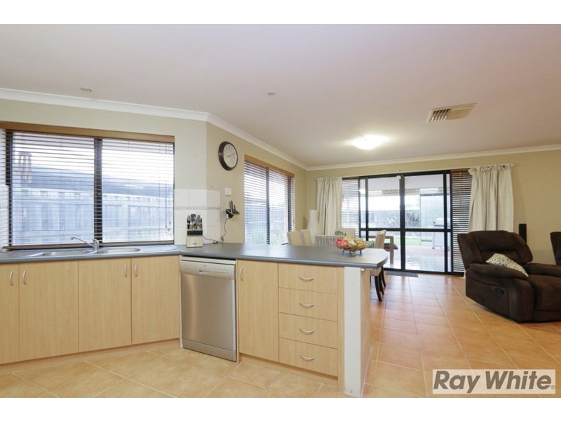 52 Garran Loop, Henley Brook WA 6055