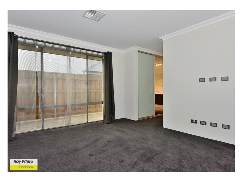 42 Adlington Way, The Vines WA 6069