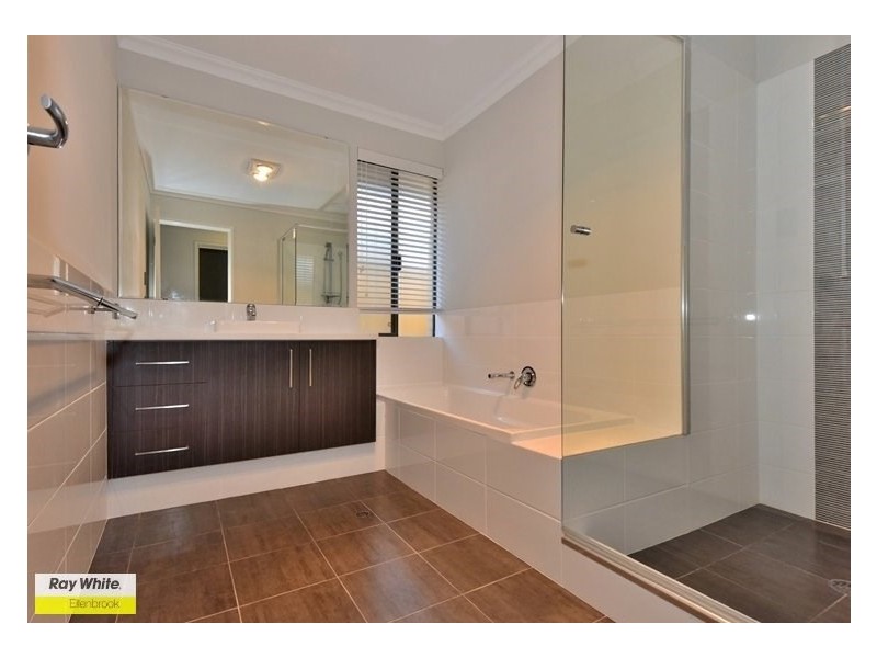 42 Adlington Way, The Vines WA 6069