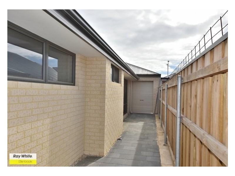 42 Adlington Way, The Vines WA 6069