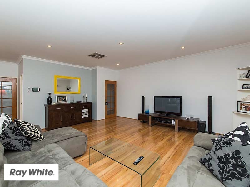 64 Farmaner Parkway, Ellenbrook WA 6069