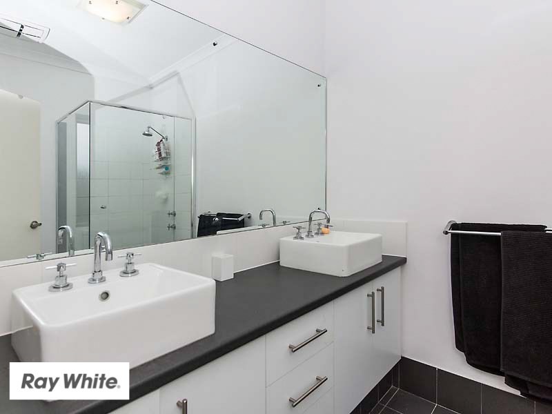 64 Farmaner Parkway, Ellenbrook WA 6069