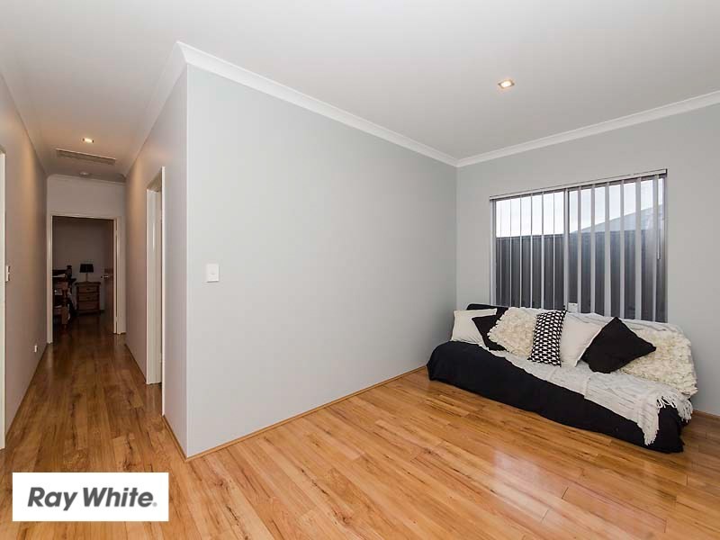 64 Farmaner Parkway, Ellenbrook WA 6069