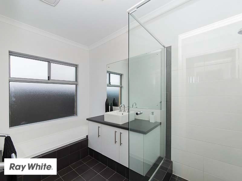 64 Farmaner Parkway, Ellenbrook WA 6069